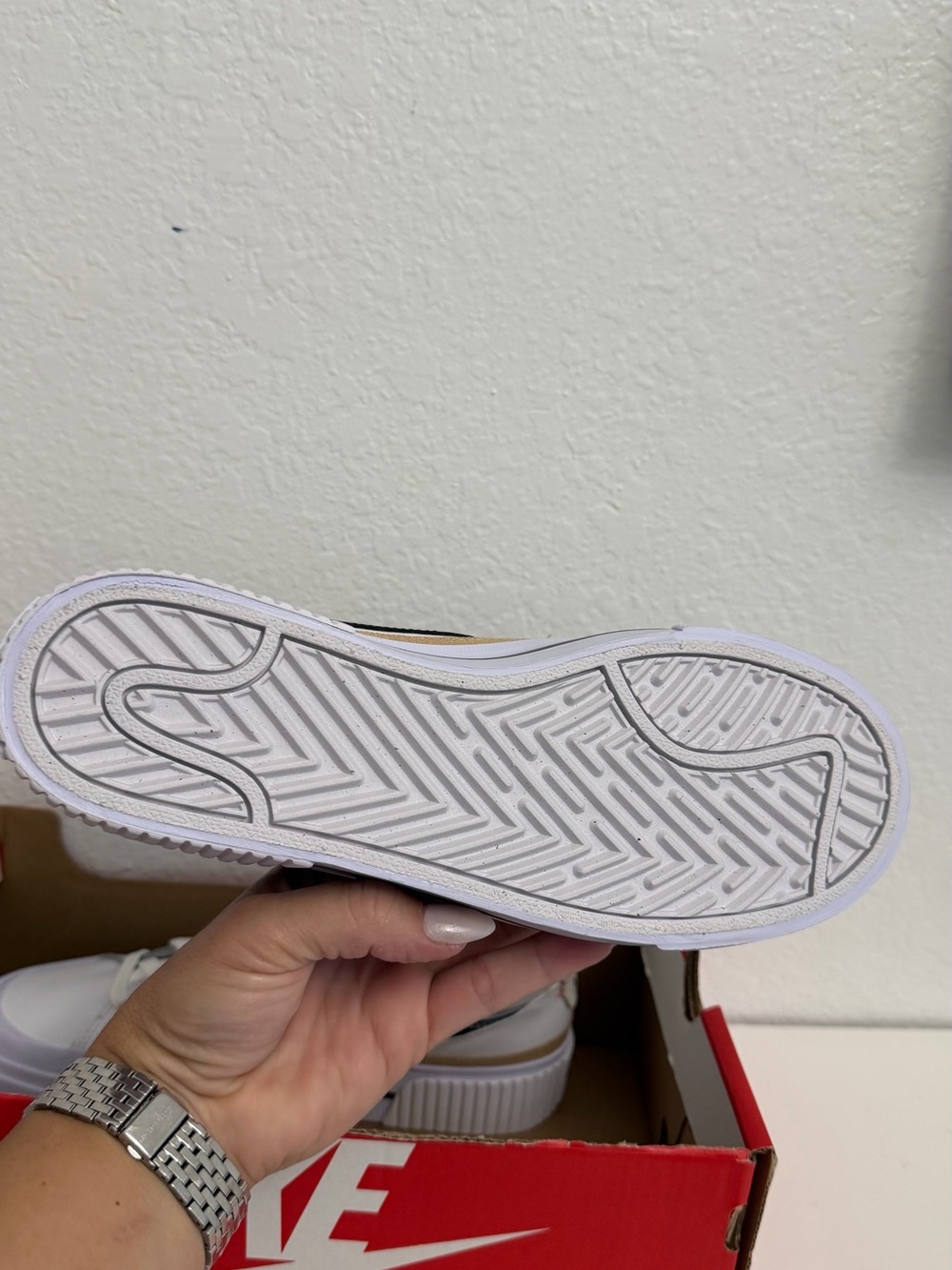 Nike Women’s White/Black/Hemp-Team Orange Tan Platform-Style Sneakers. - Picture 8 of 10